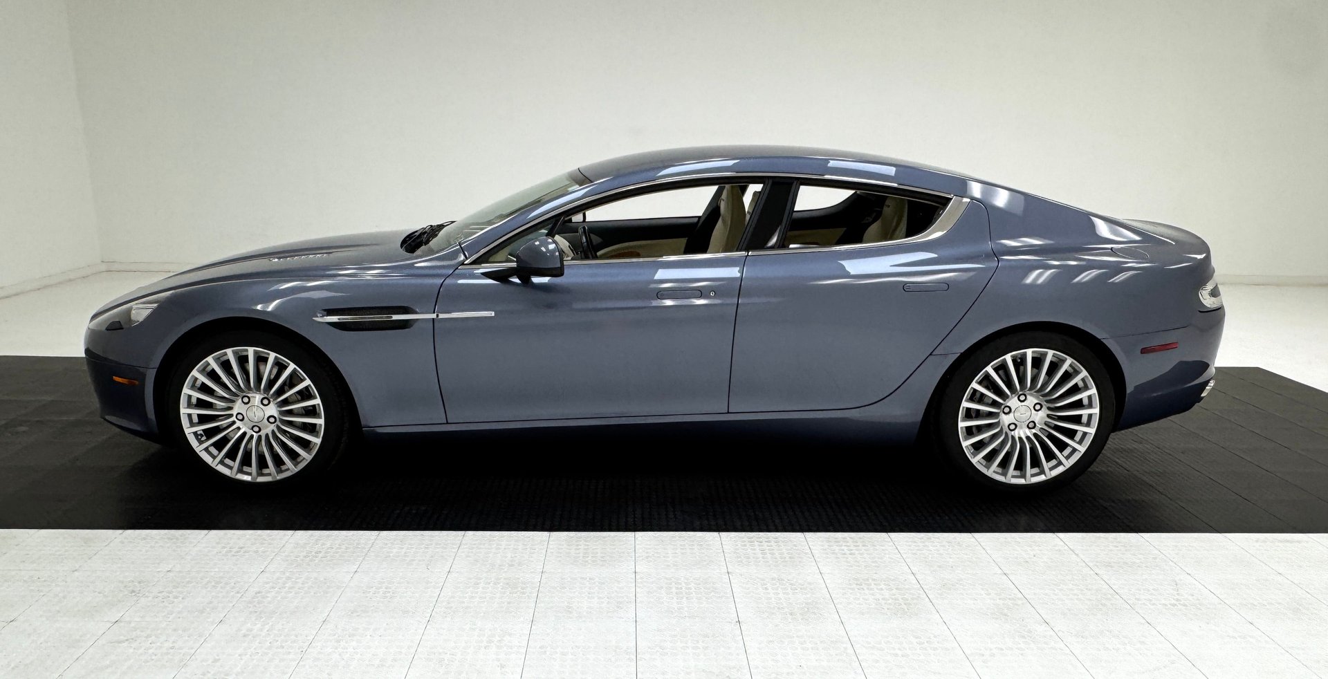 aston martin rapide 2011 SCFHDDAJ3BAF01438 image aston martin rapide 2011 SCFHDDAJ3BAF01438 image
